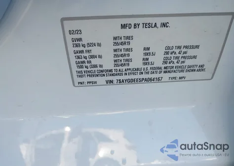 2023 Tesla Model Y Awd/Long Range Dual Motor All-Wheel Drive z USA, uszkodzony, nr VIN 7SAYGDEE5PA064167